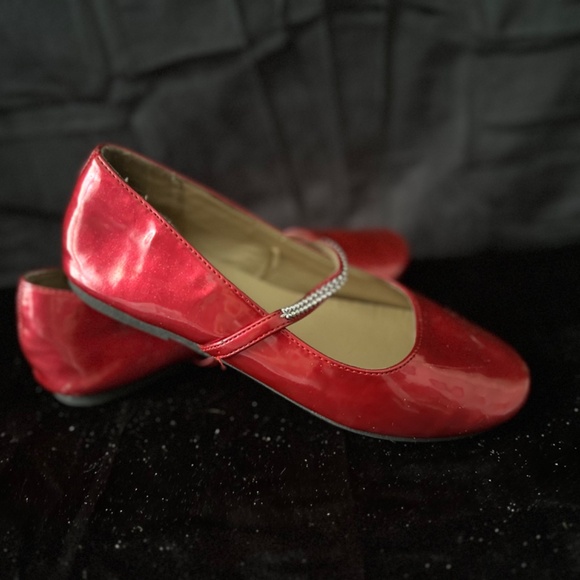Children’s Place girls red round toe dress shoe size 2 - Picture 6 of 7